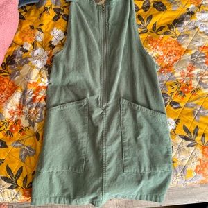 Light green overalls! I’ve never worn it before I bought and never been used